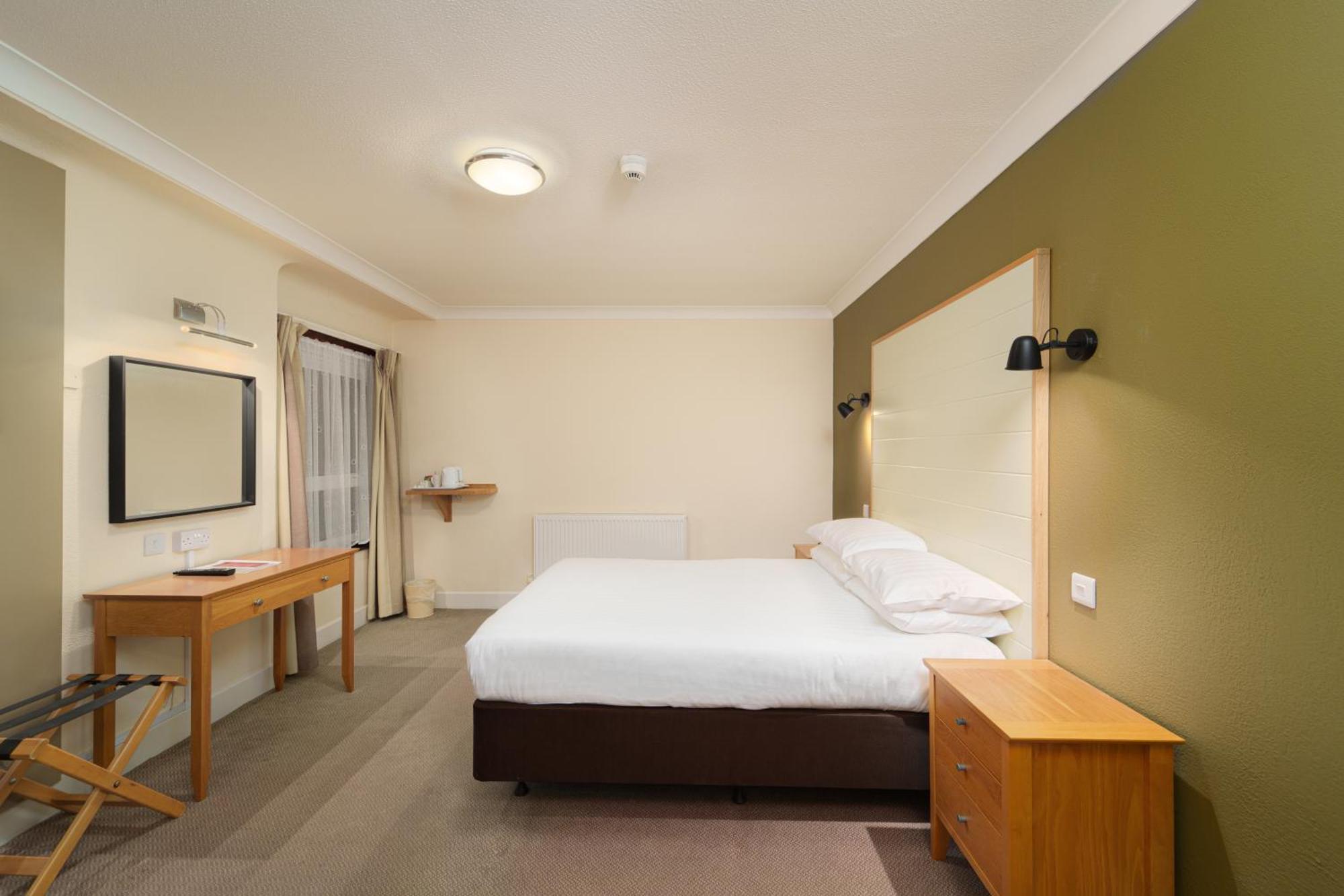 Trouville Hotel By Compass Hospitality Сандаун Екстериор снимка