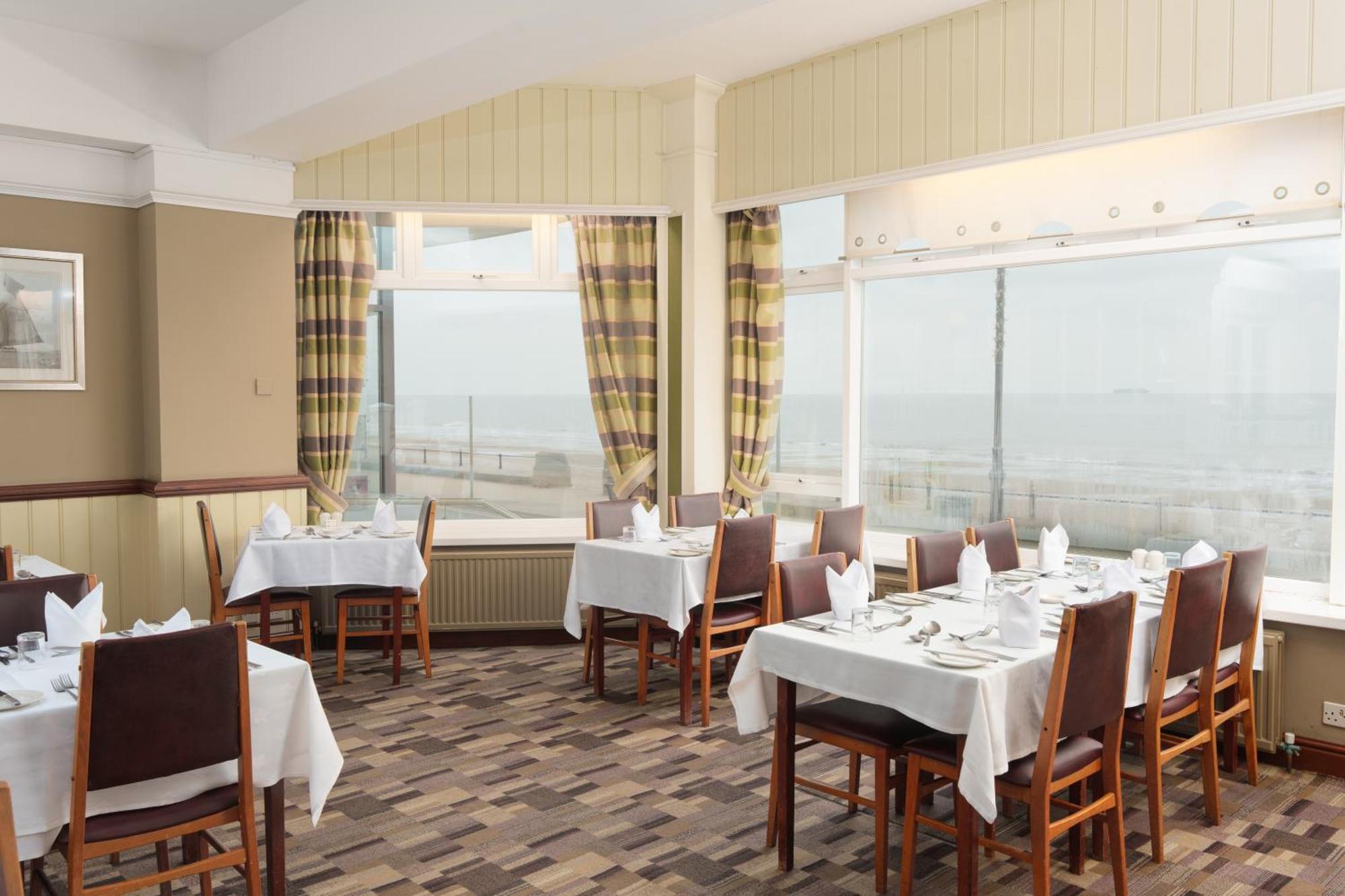 Trouville Hotel By Compass Hospitality Сандаун Екстериор снимка