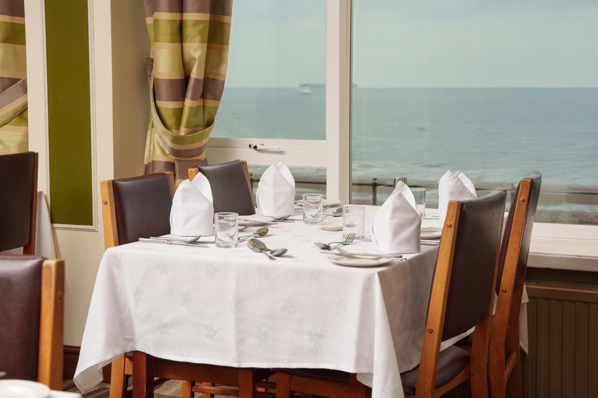 Trouville Hotel By Compass Hospitality Сандаун Екстериор снимка