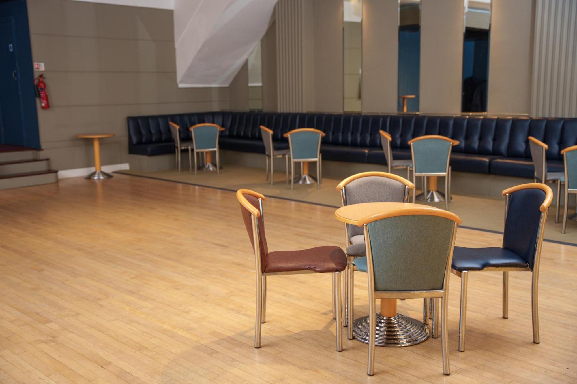 Trouville Hotel By Compass Hospitality Сандаун Екстериор снимка