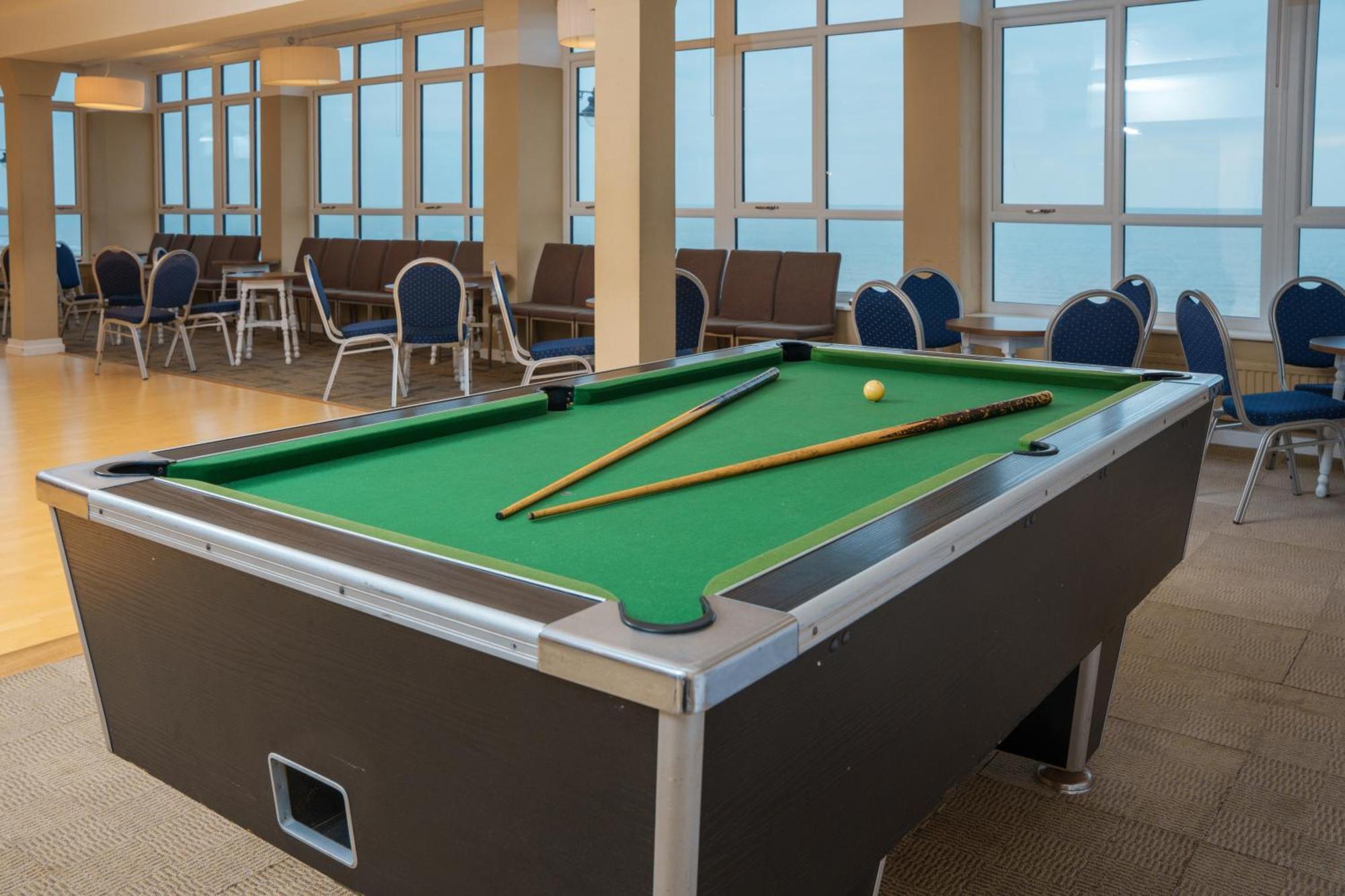 Trouville Hotel By Compass Hospitality Сандаун Екстериор снимка