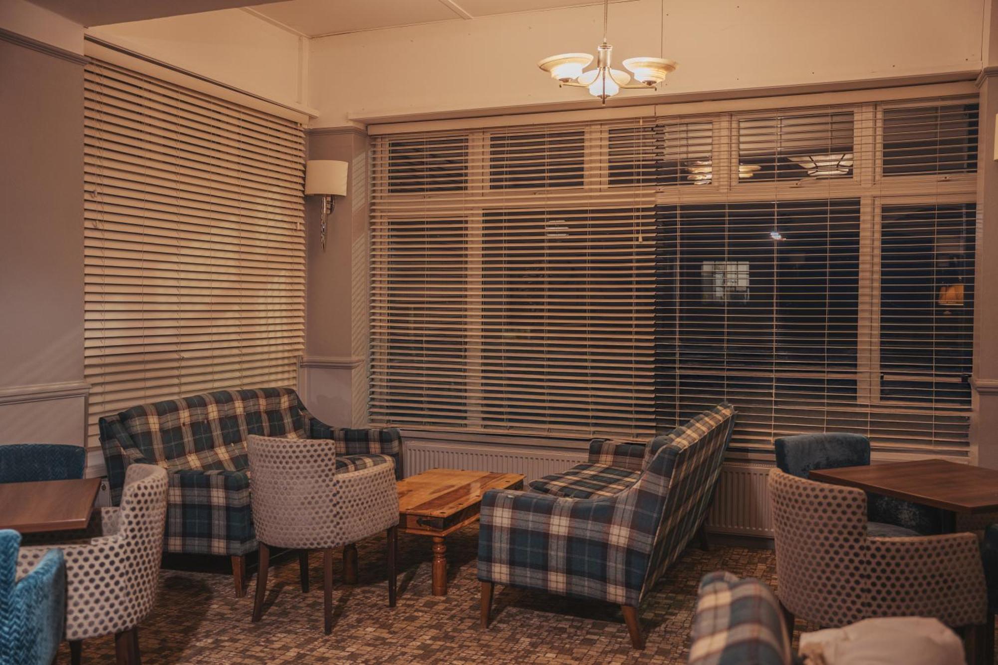 Trouville Hotel By Compass Hospitality Сандаун Екстериор снимка