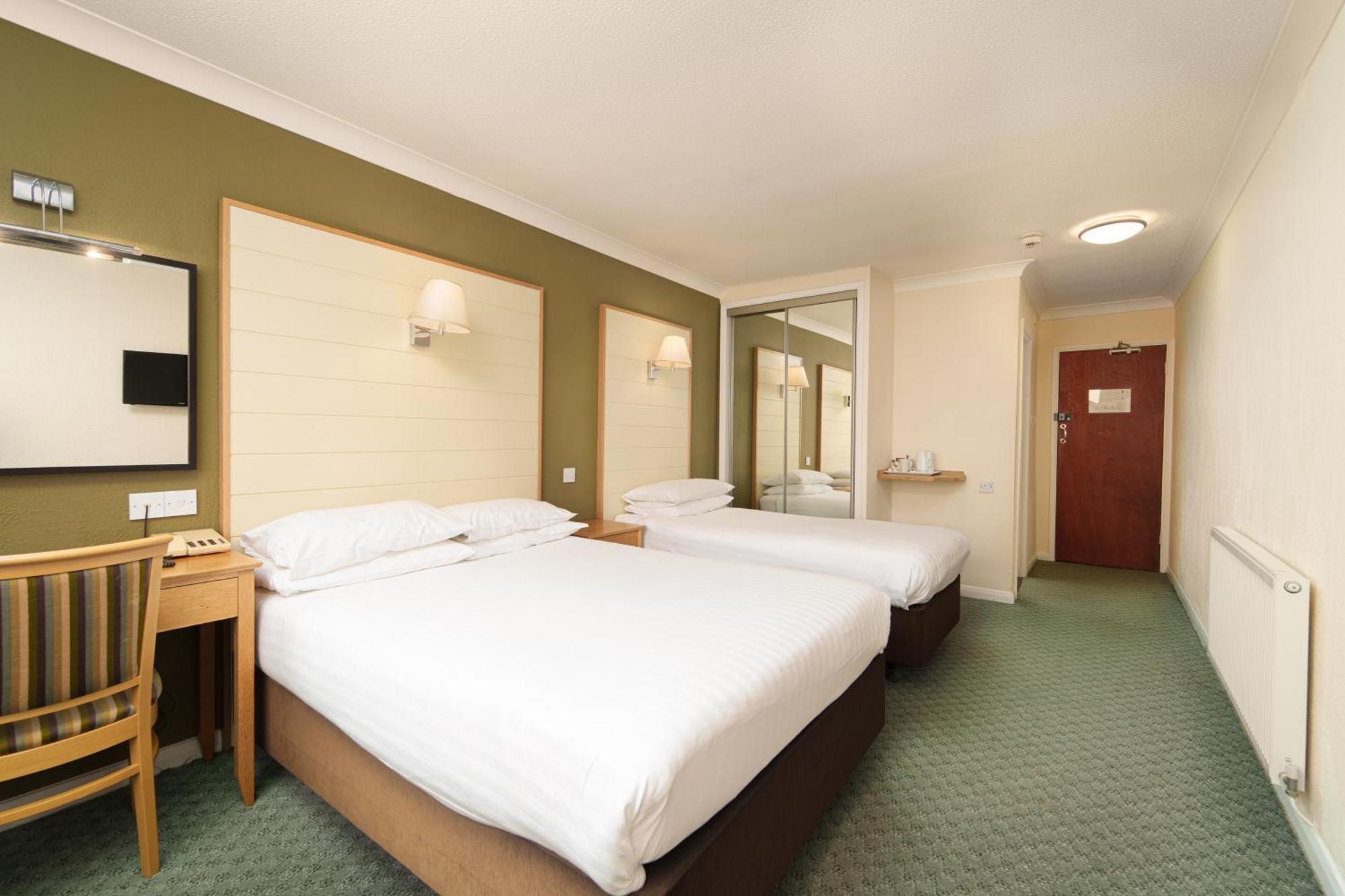 Trouville Hotel By Compass Hospitality Сандаун Екстериор снимка