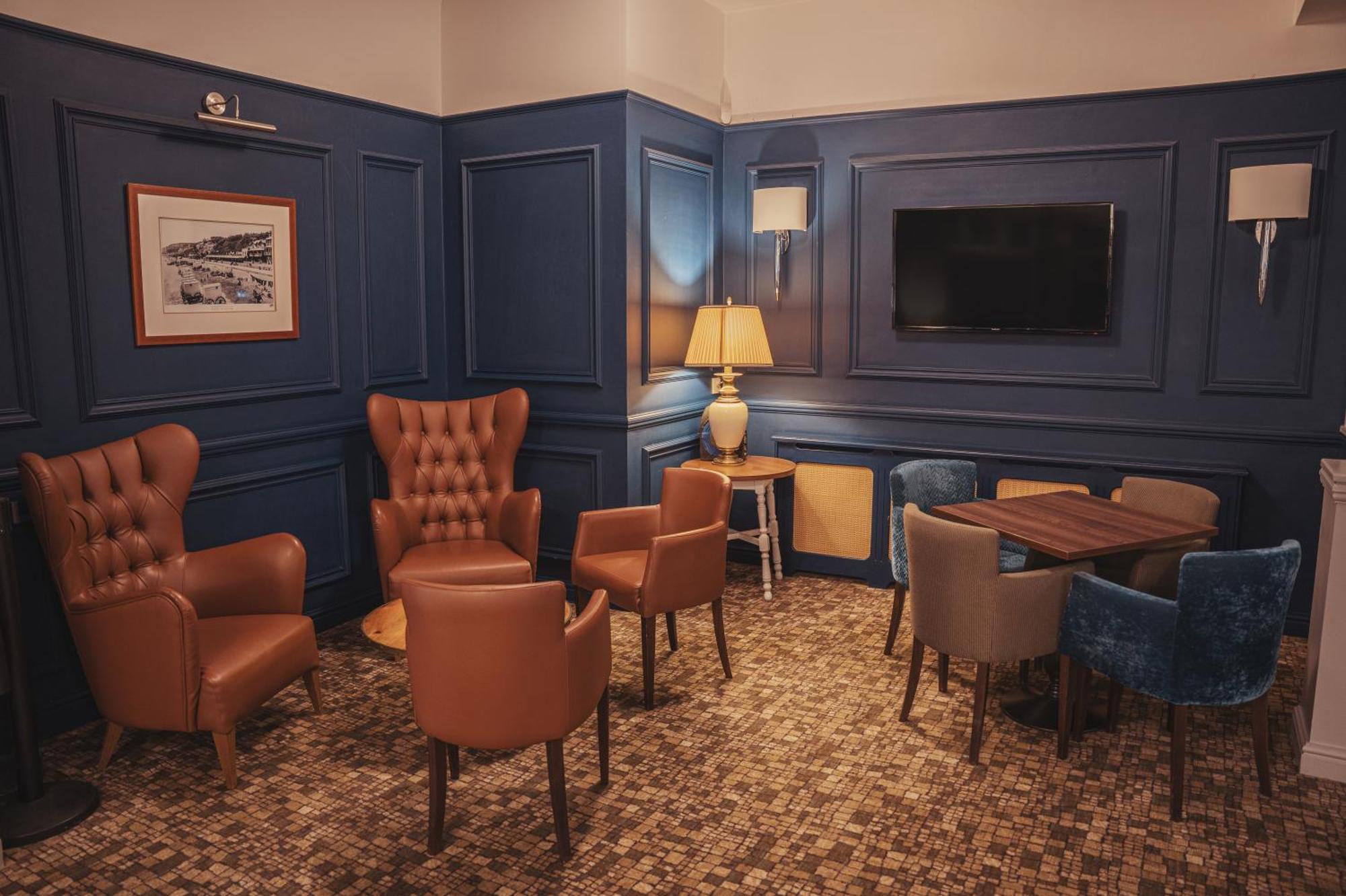 Trouville Hotel By Compass Hospitality Сандаун Екстериор снимка