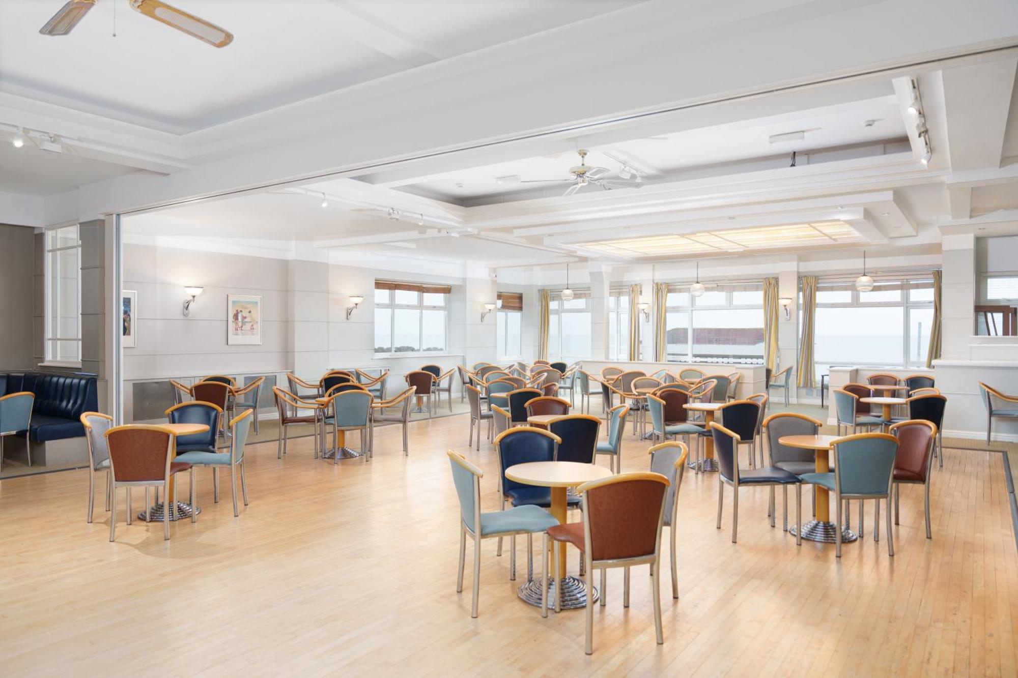 Trouville Hotel By Compass Hospitality Сандаун Екстериор снимка
