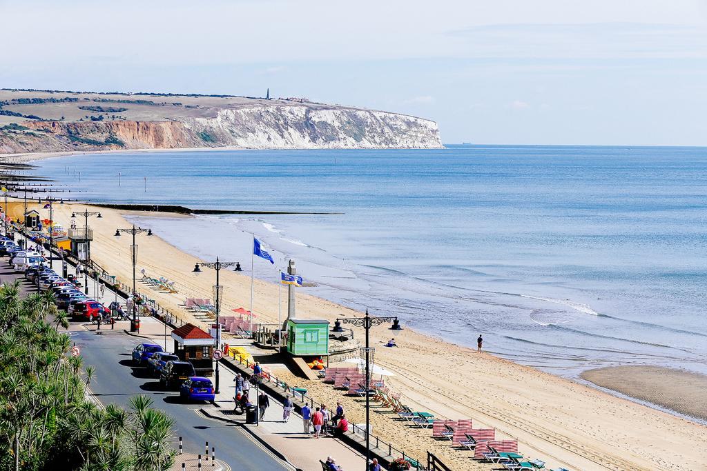 Trouville Hotel By Compass Hospitality Сандаун Екстериор снимка