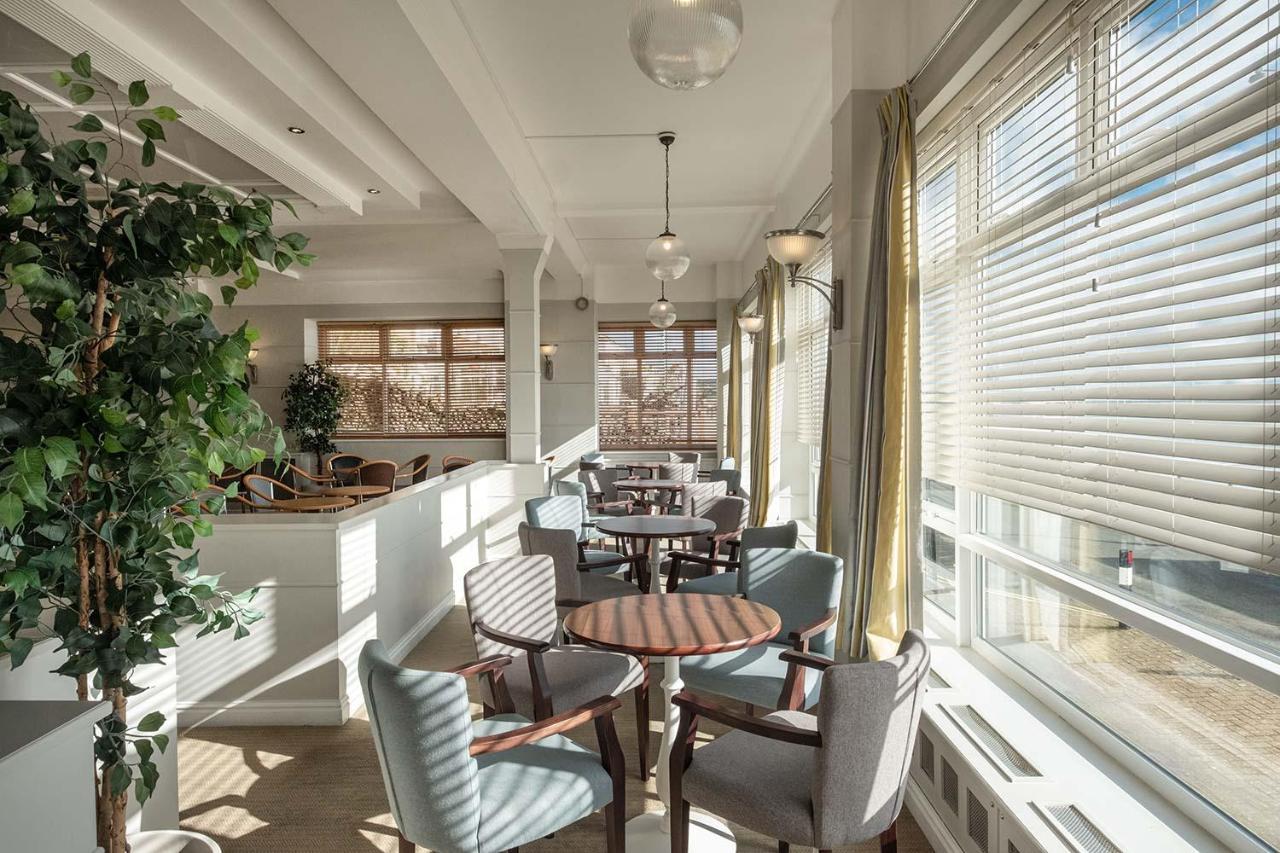 Trouville Hotel By Compass Hospitality Сандаун Екстериор снимка